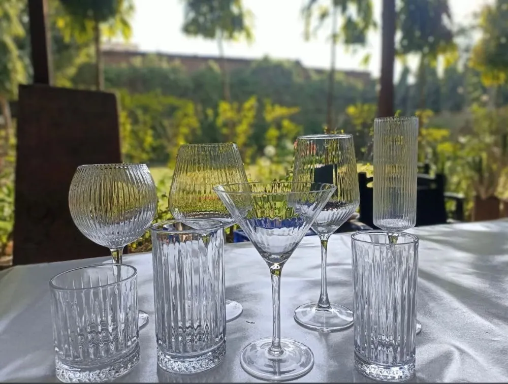 premium cocktail glasses for serving drinks 
